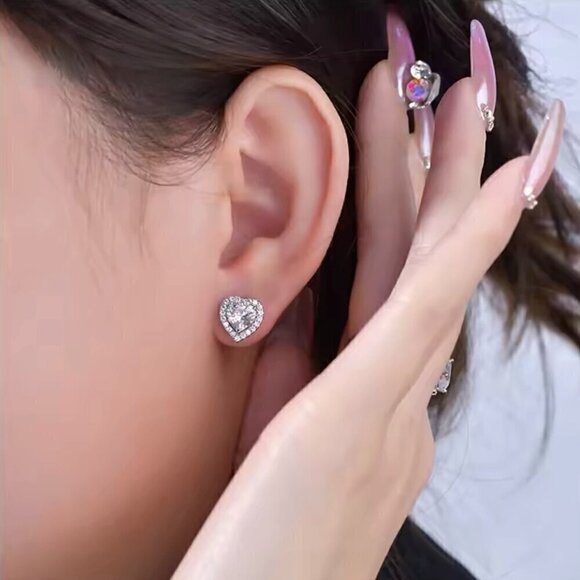 NWT Heart Stud Earrings 14K Gold Plated Cubic Zirconia Halo Setting - Picture 5 of 9